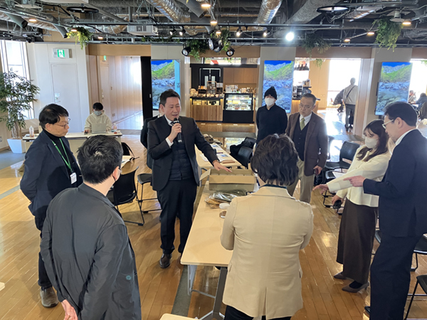 事業者発表・試食会の様子